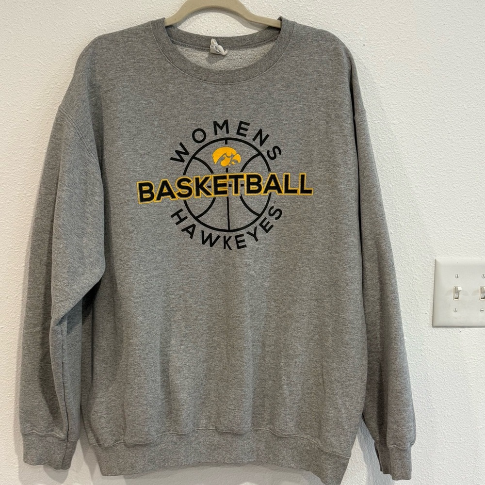 Gildan Gray University of Iowa Hawkeyes Women's Basketball Crew Neck Sweater